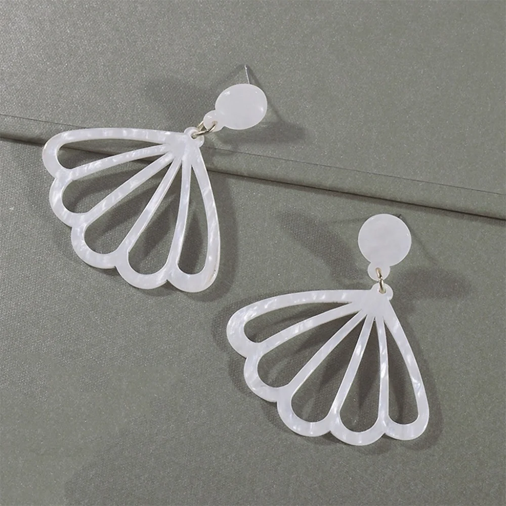*ZELDA* White Shell Design Fashion Dangle Earrings